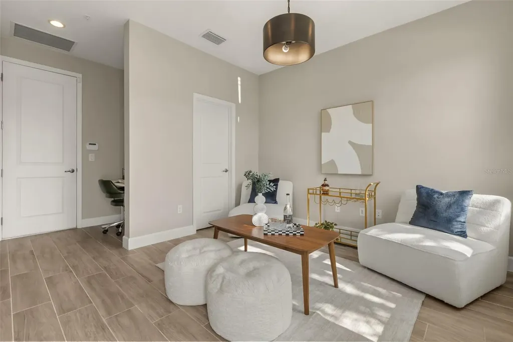 2058 Packing District Way Orlando FL 32804