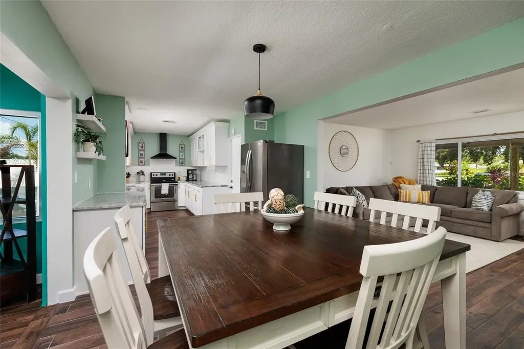 5950 35th Avenue N St Petersburg FL 33710