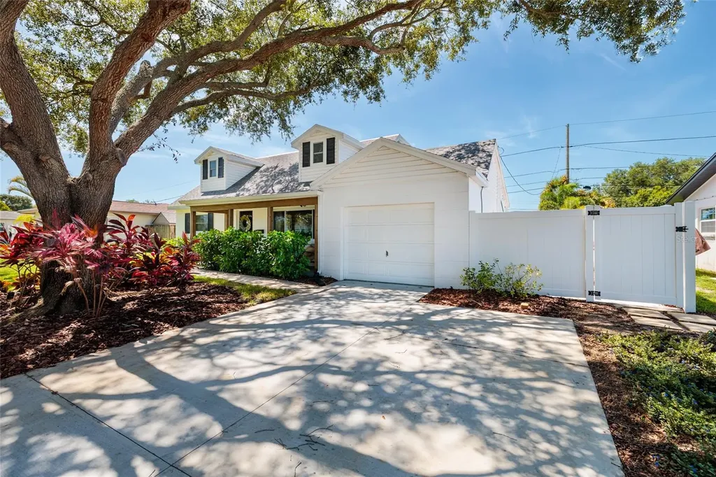 5950 35th Avenue N St Petersburg FL 33710