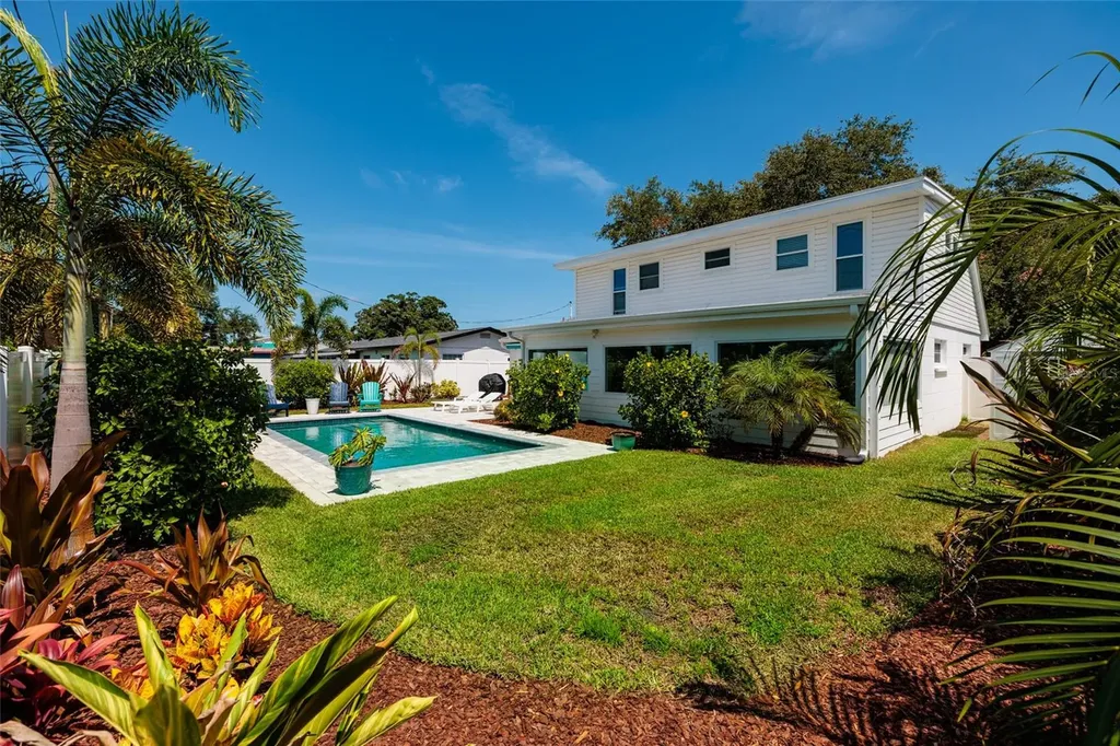 5950 35th Avenue N St Petersburg FL 33710