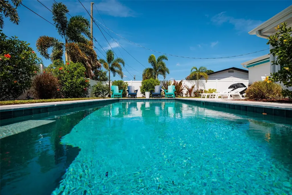 5950 35th Avenue N St Petersburg FL 33710