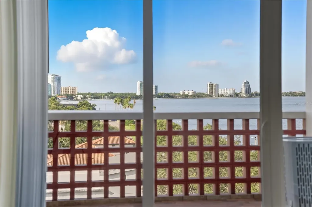 4015 Bayshore Boulevard Tampa FL 33611
