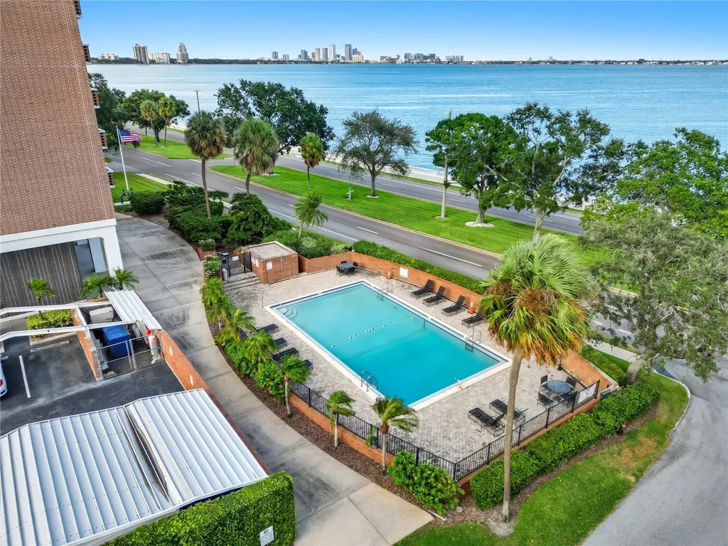 4015 Bayshore Boulevard Tampa FL 33611