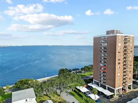 4015 Bayshore Boulevard Tampa FL 33611