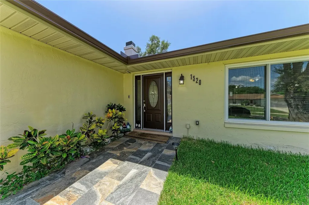1520 Sunnyhills Drive Brandon FL 33510