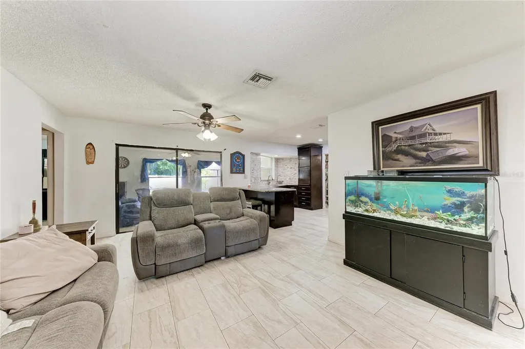 1520 Sunnyhills Drive Brandon FL 33510