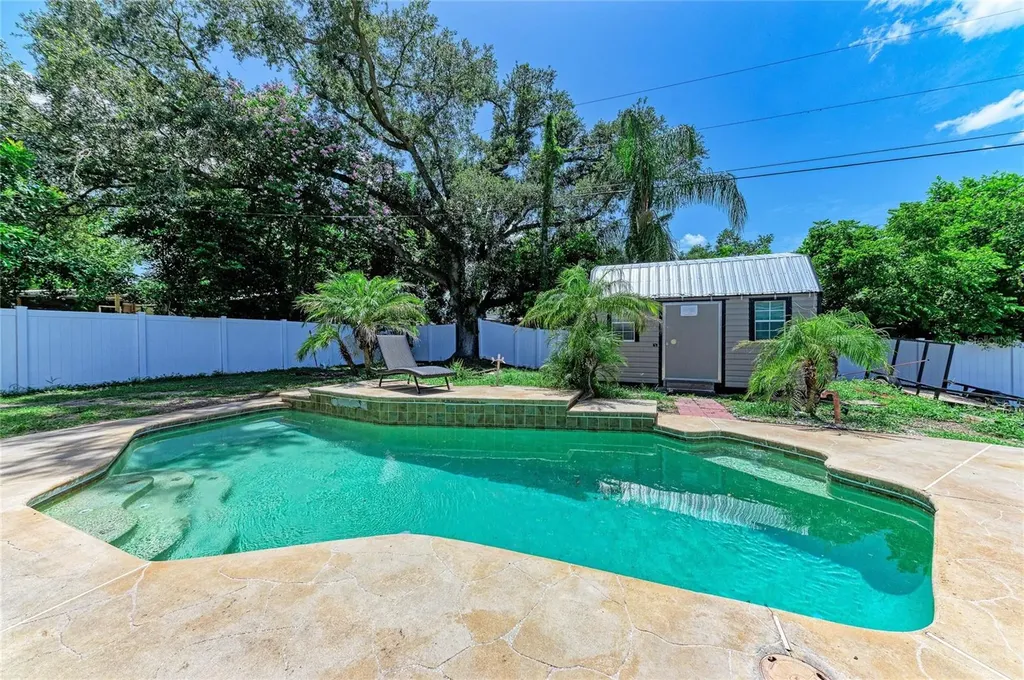 1520 Sunnyhills Drive Brandon FL 33510