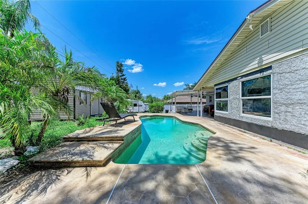 1520 Sunnyhills Drive Brandon FL 33510