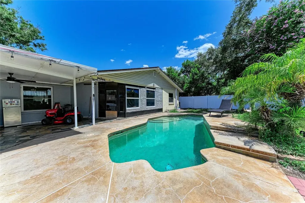 1520 Sunnyhills Drive Brandon FL 33510