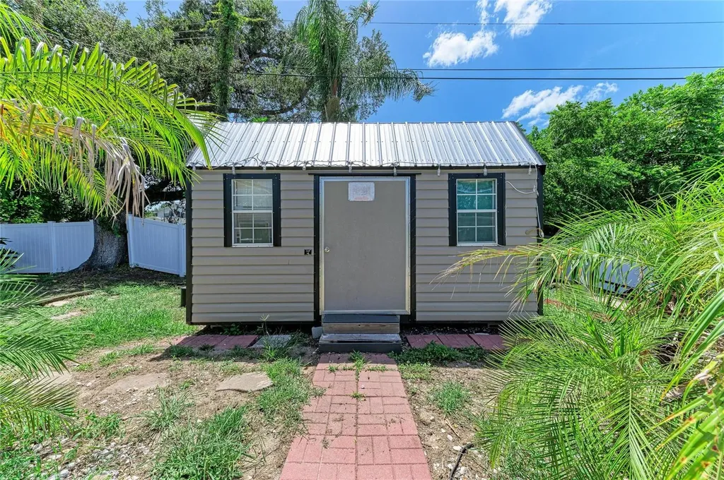 1520 Sunnyhills Drive Brandon FL 33510