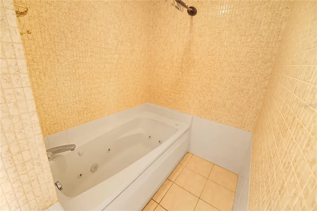 4141 Bayshore Boulevard Tampa FL 33611