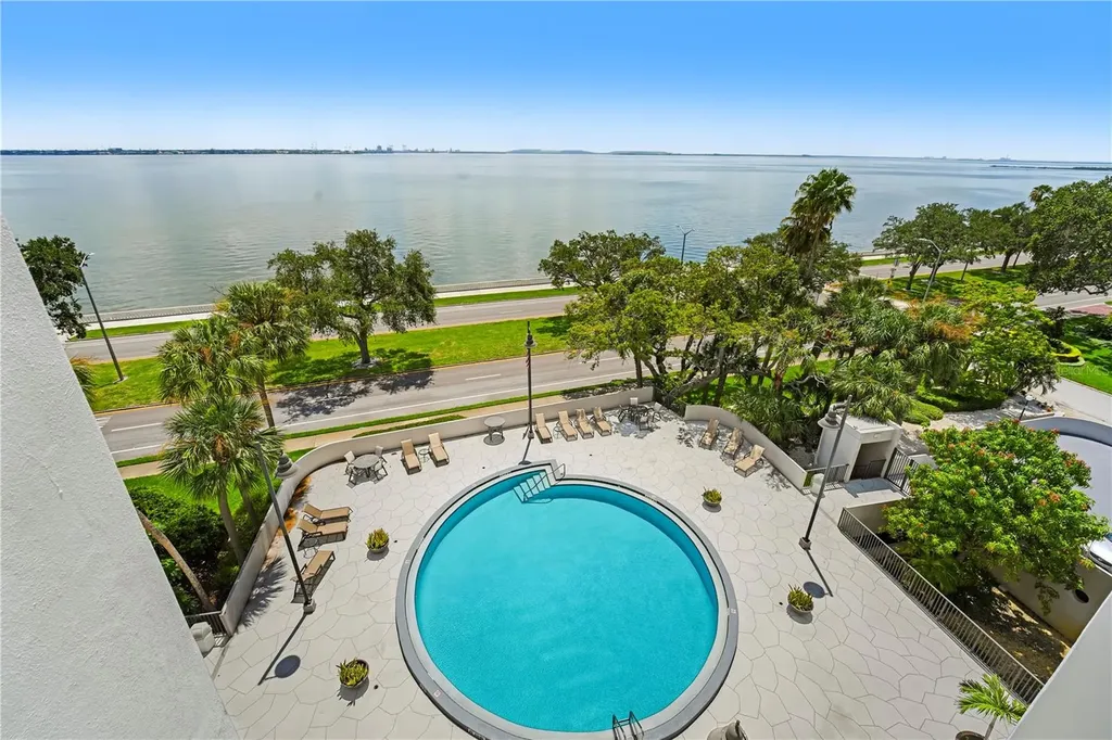 4141 Bayshore Boulevard Tampa FL 33611