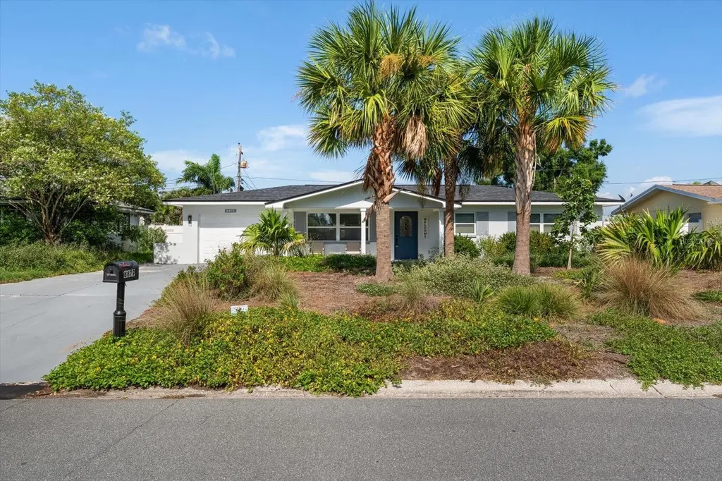 8879 111th Street Seminole FL 33772