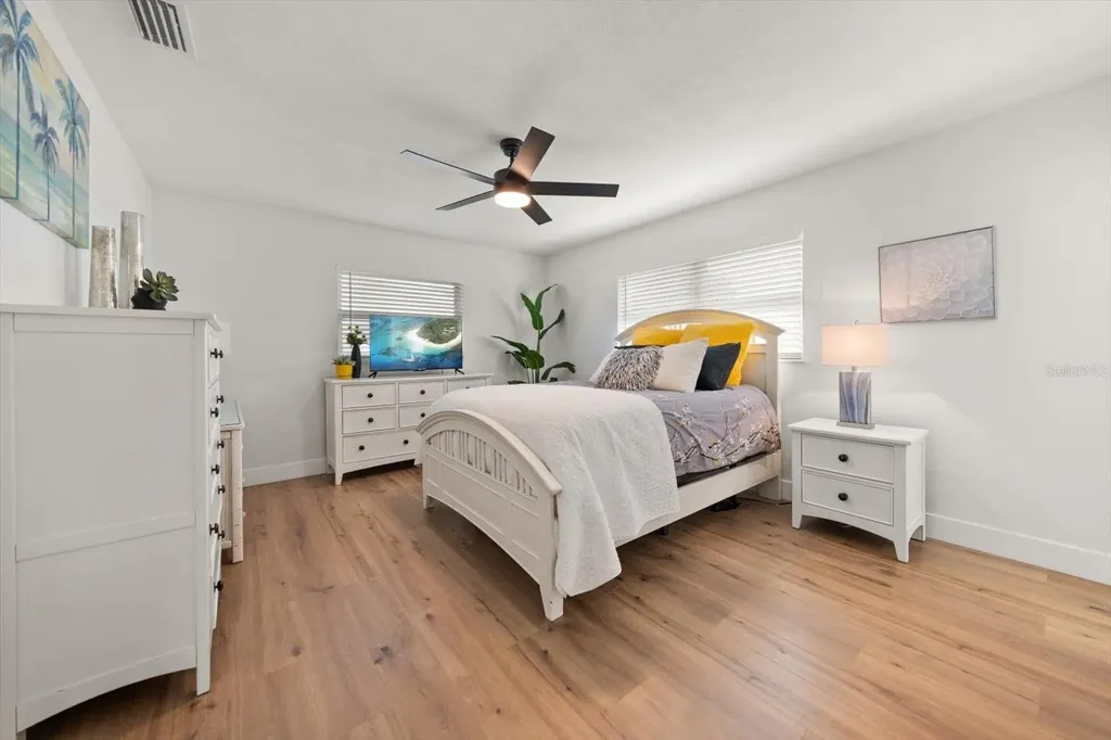 8879 111th Street Seminole FL 33772