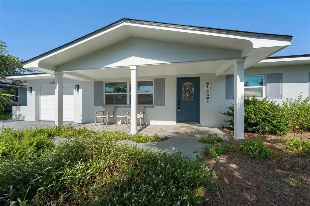 8879 111th Street Seminole FL 33772