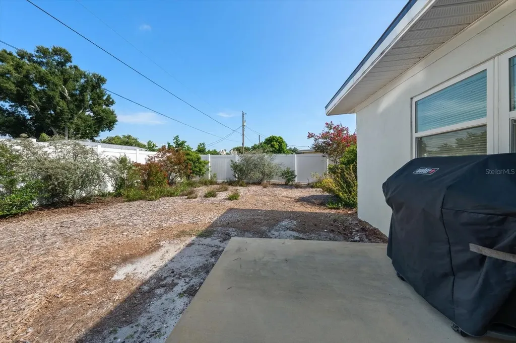 8879 111th Street Seminole FL 33772