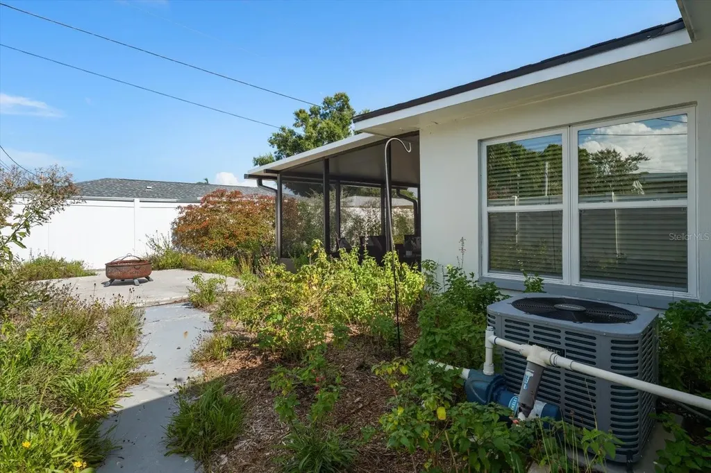 8879 111th Street Seminole FL 33772
