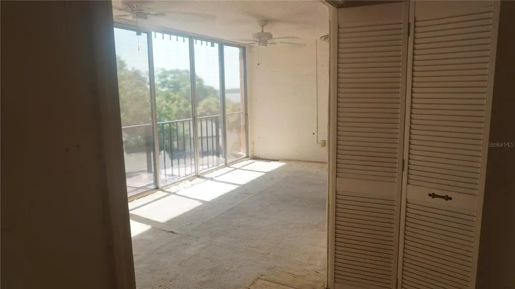 90 S Highland Avenue Tarpon Springs FL 34689