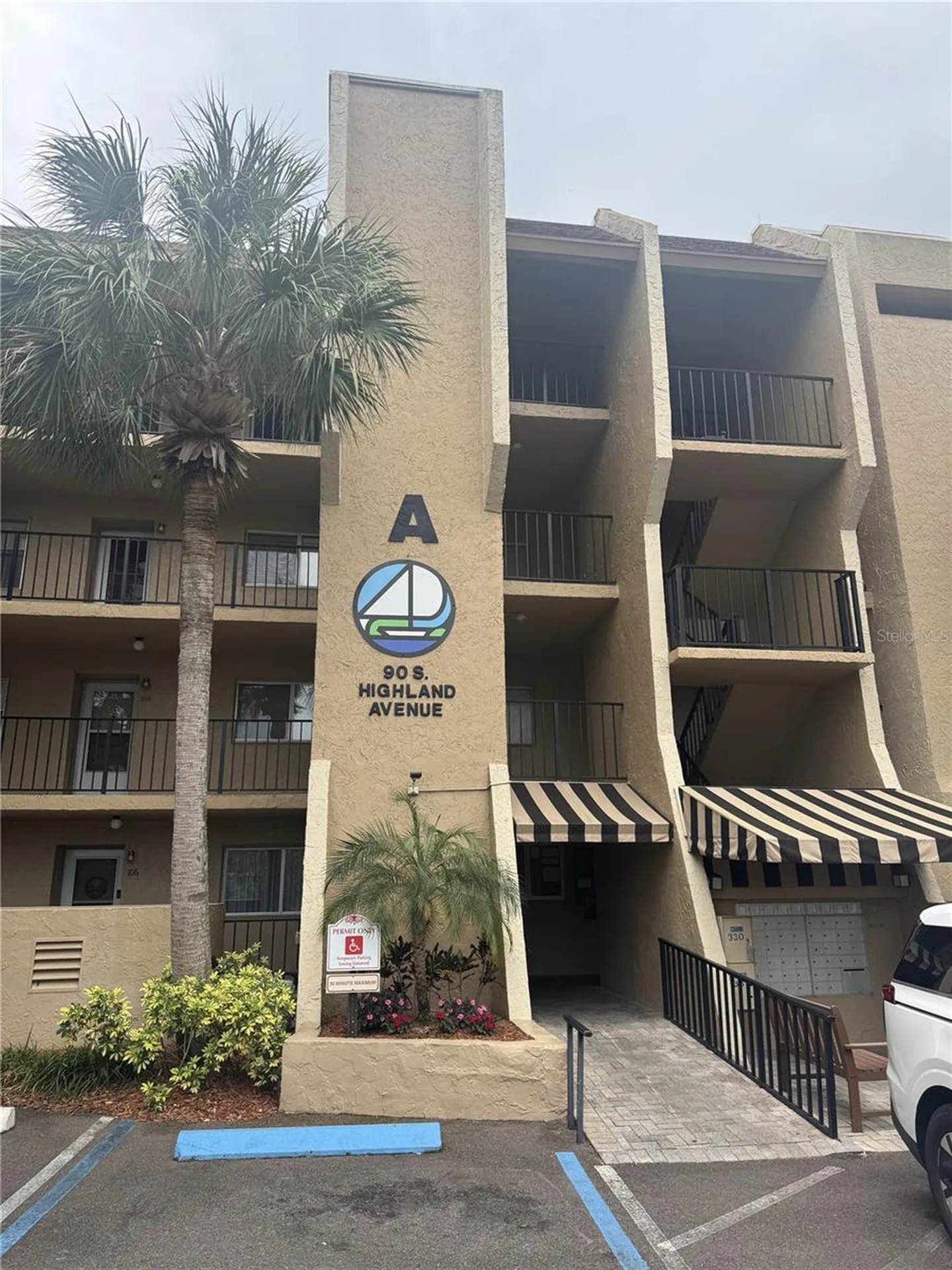 90 S Highland Avenue Tarpon Springs FL 34689