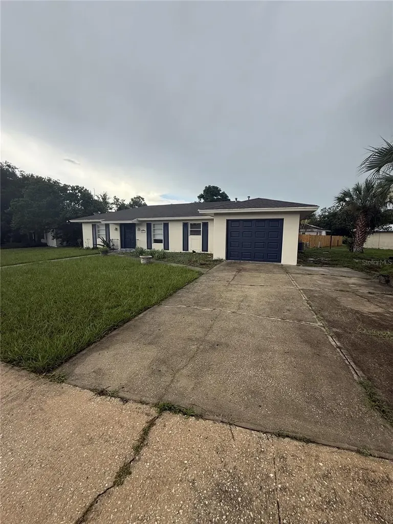 2011 Keyes Lane Deltona FL 32738