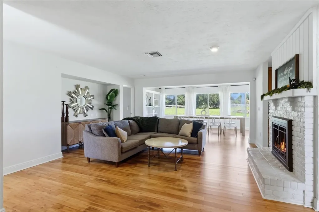 3810 Hidden River Road Sarasota FL 34240