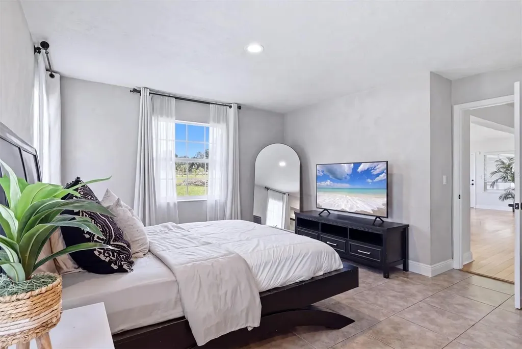 3810 Hidden River Road Sarasota FL 34240