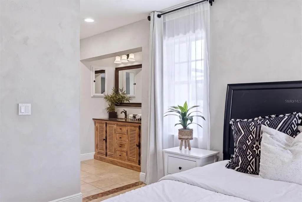 3810 Hidden River Road Sarasota FL 34240