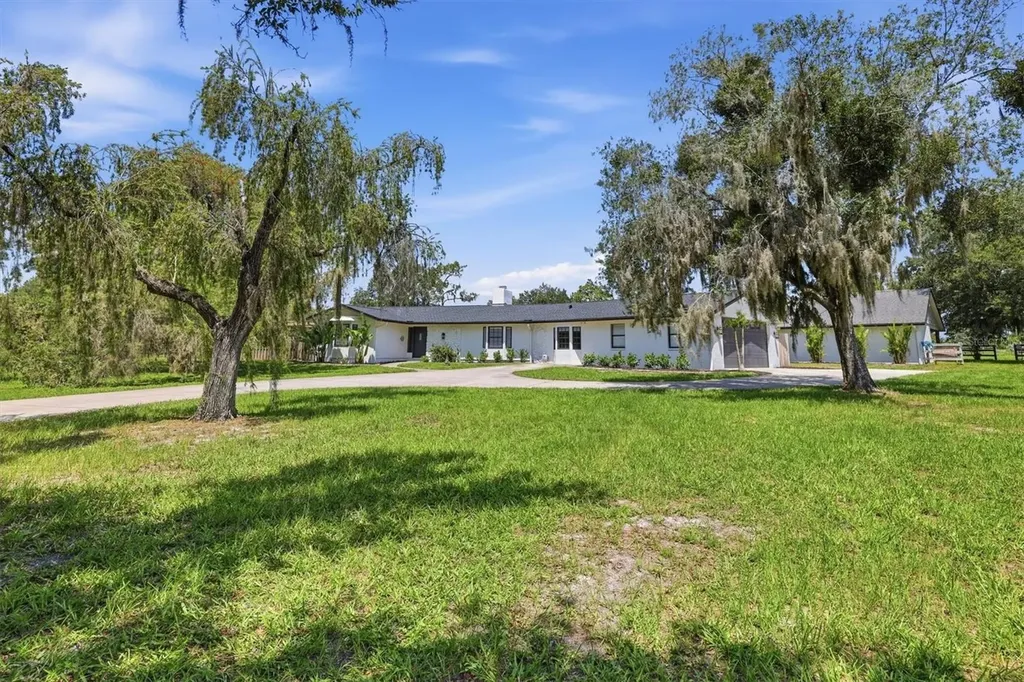 3810 Hidden River Road Sarasota FL 34240