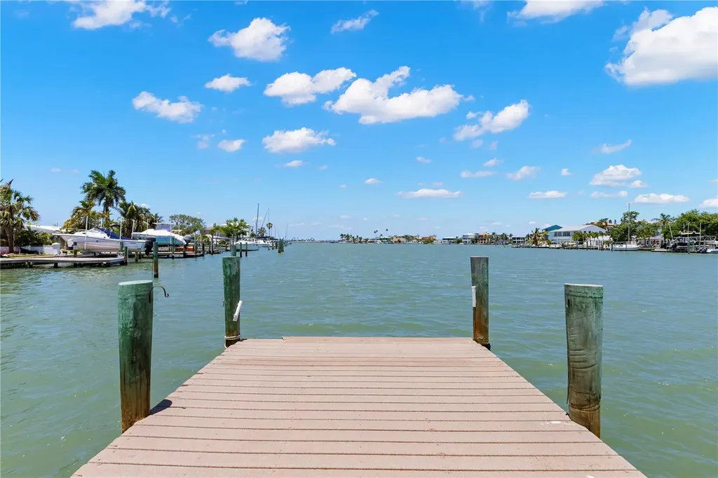 708 Sunset Cove Madeira Beach FL 33708