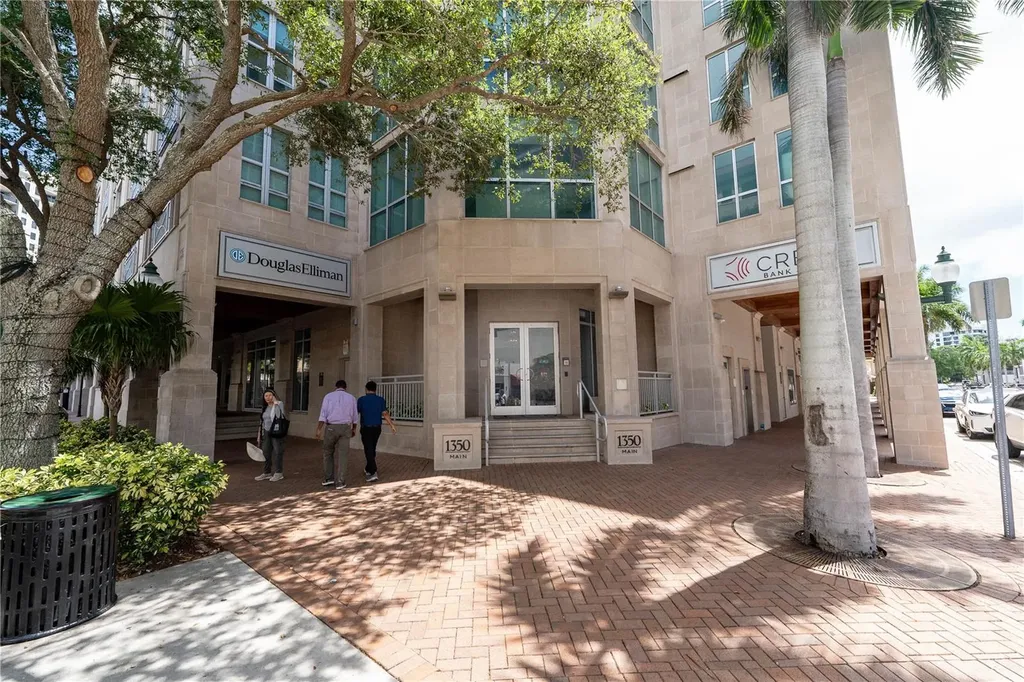 1350 Main Street Sarasota FL 34236