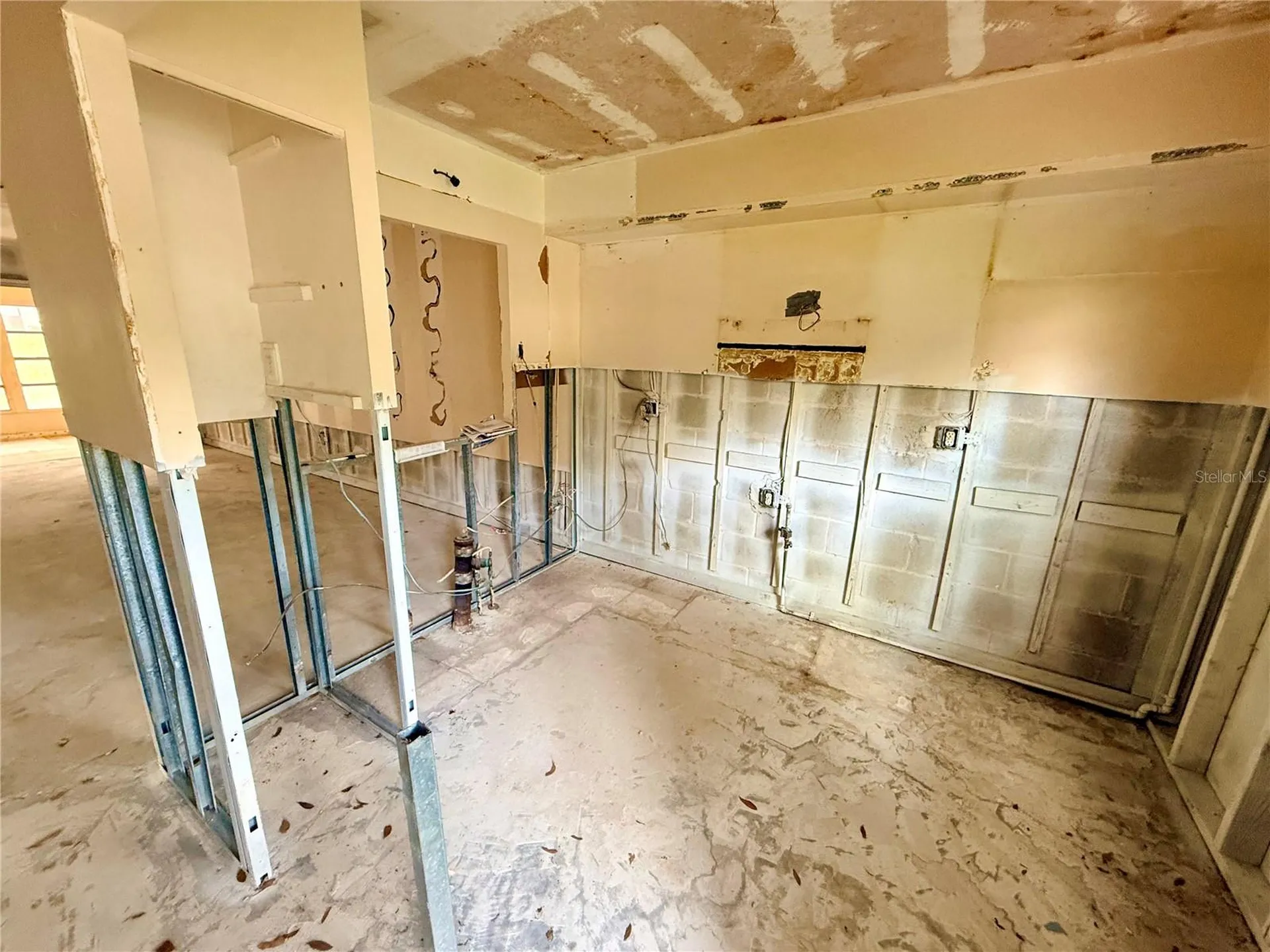 1380 Mission Circle Clearwater FL 33759