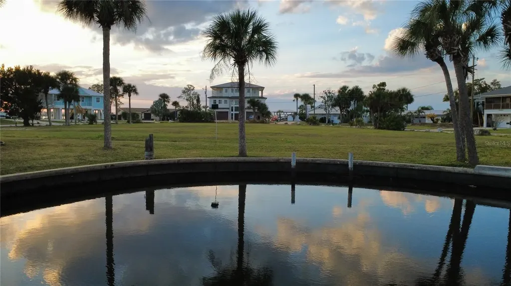11999 W Bayshore Drive Crystal River FL 34429