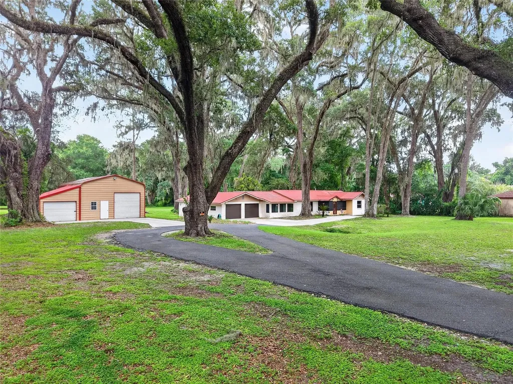 18741 N Us Highway 301 Citra FL 32113