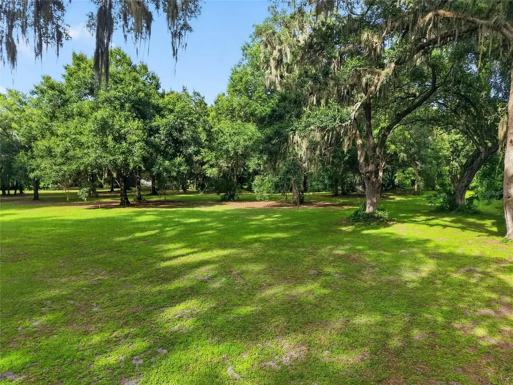 18741 N Us Highway 301 Citra FL 32113