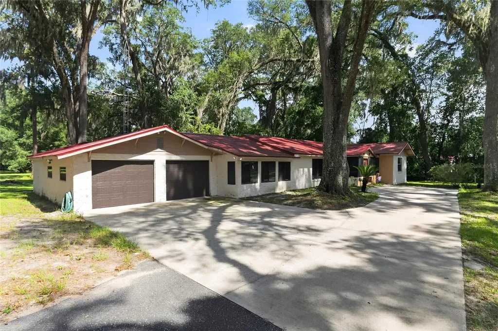 18741 N Us Highway 301 Citra FL 32113