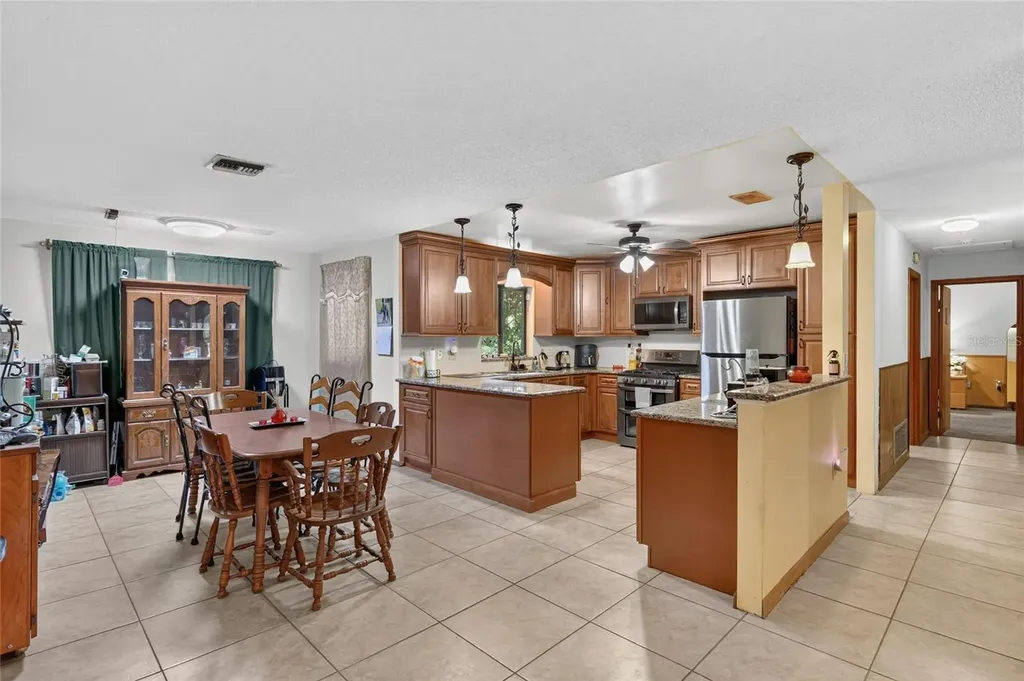18741 N Us Highway 301 Citra FL 32113