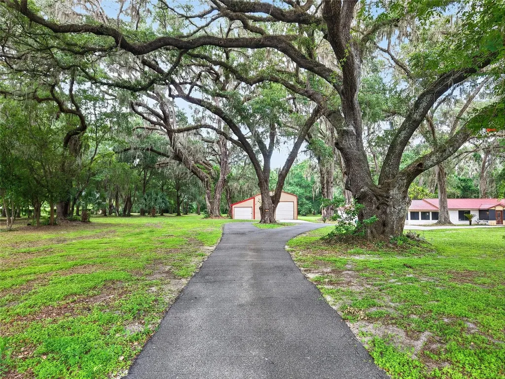 18741 N Us Highway 301 Citra FL 32113