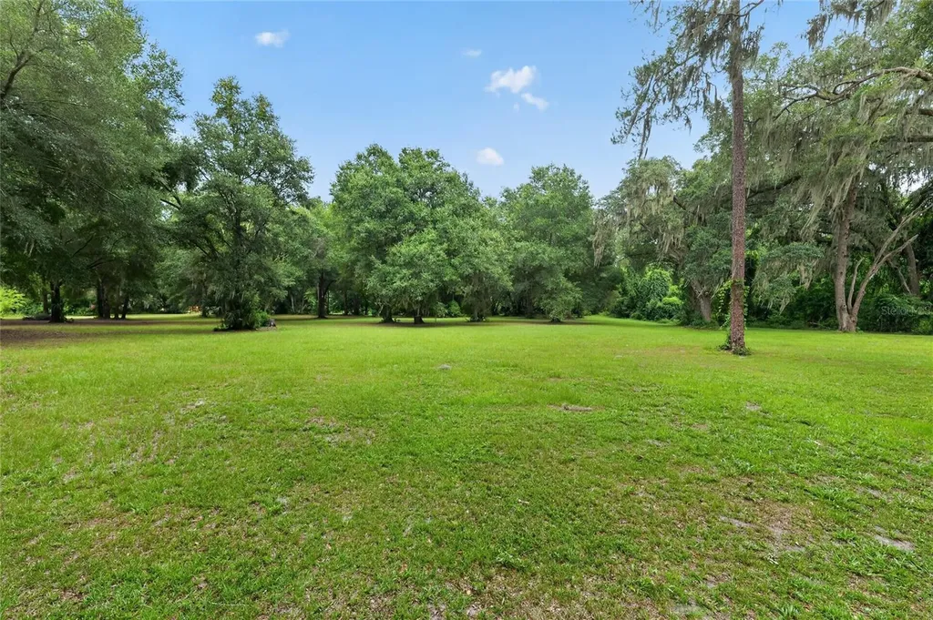 18741 N Us Highway 301 Citra FL 32113