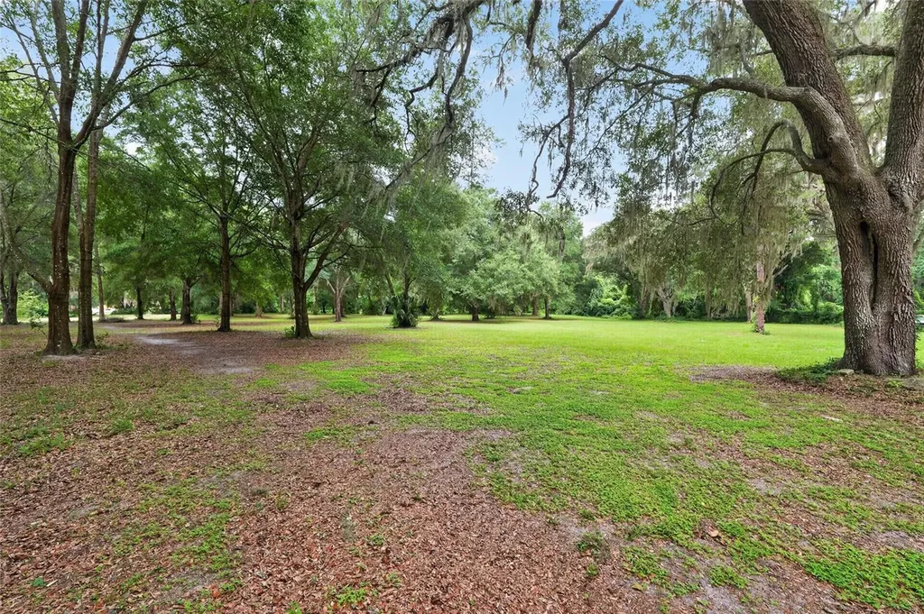 18741 N Us Highway 301 Citra FL 32113