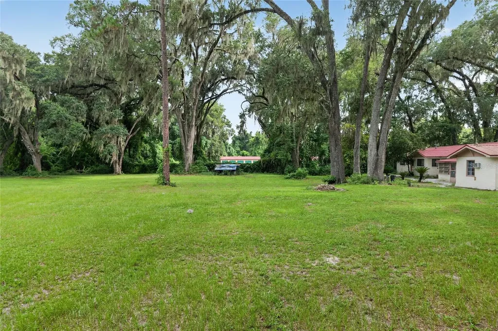 18741 N Us Highway 301 Citra FL 32113