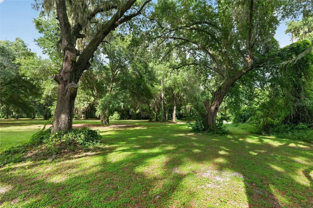 18741 N Us Highway 301 Citra FL 32113