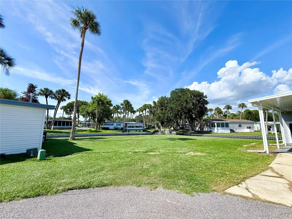 29 Club House Eustis FL 32726