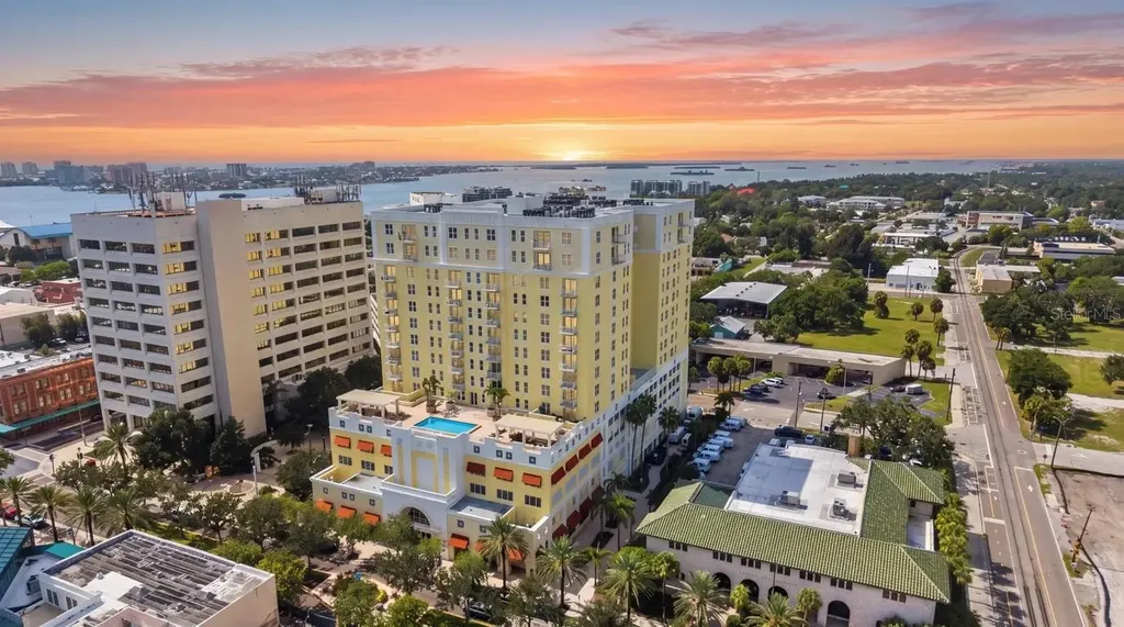 628 Cleveland Street Clearwater FL 33755