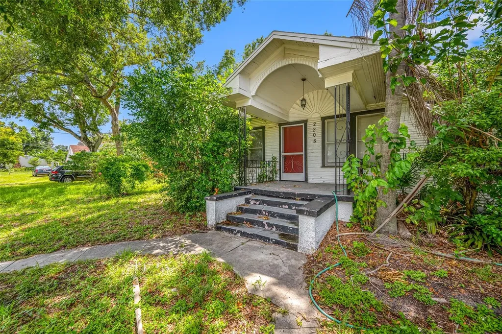 2208 N Lincoln Avenue Tampa FL 33607