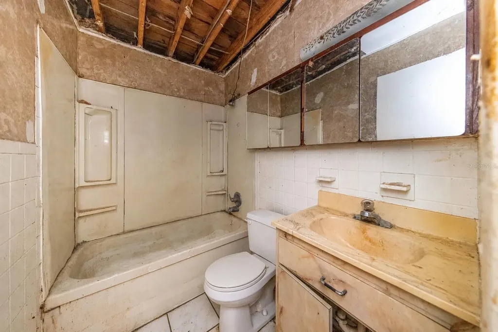 8528 N 92nd Terrace Seminole FL 33777