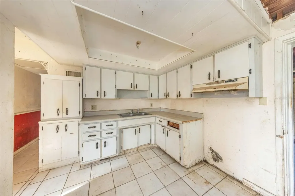 8528 N 92nd Terrace Seminole FL 33777