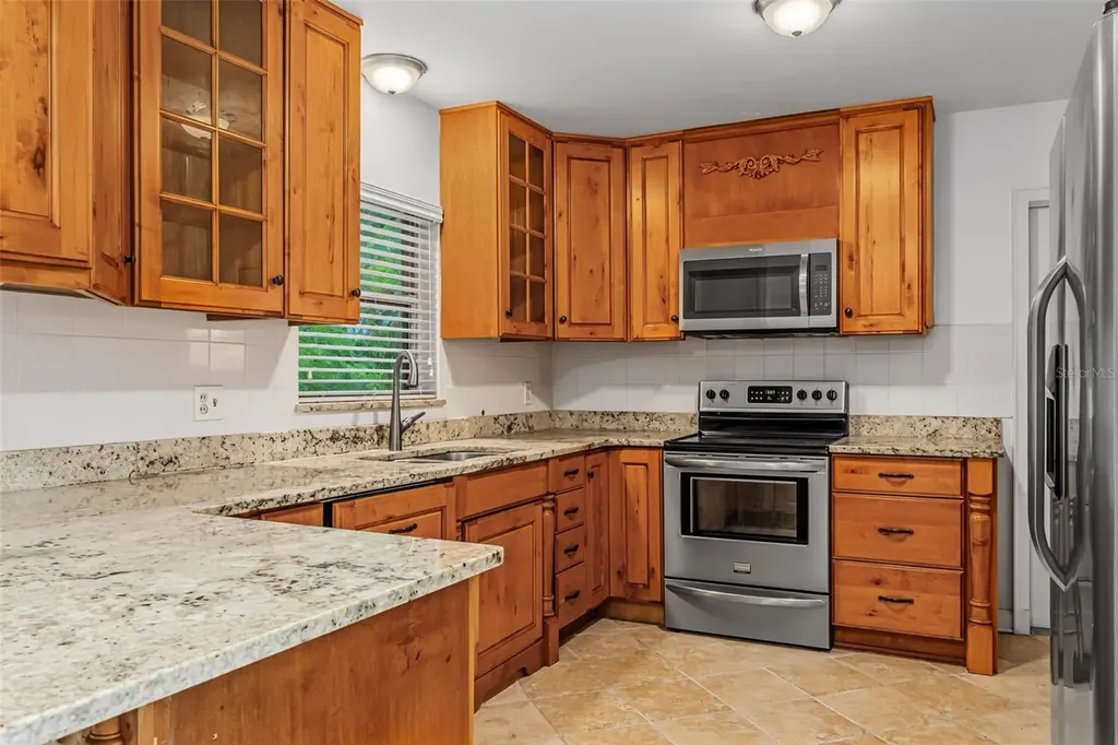 409 E Gulley Avenue Oakland FL 34760