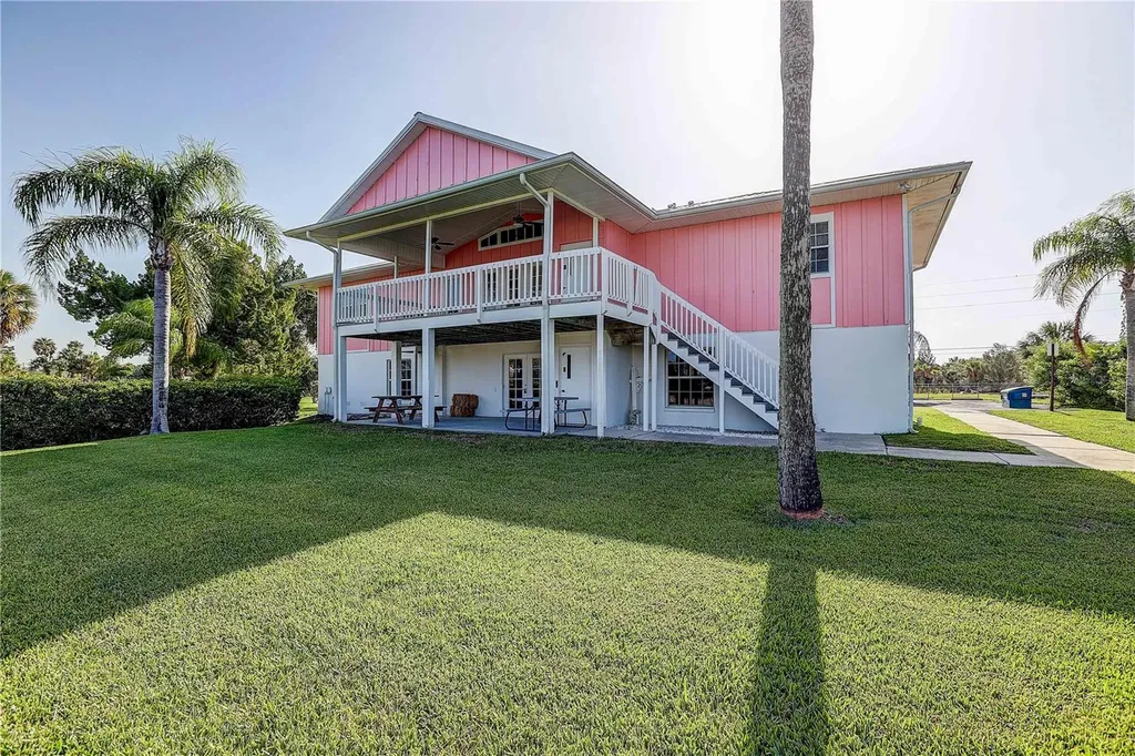 3263 Shoal Line Boulevard Hernando Beach FL 34607
