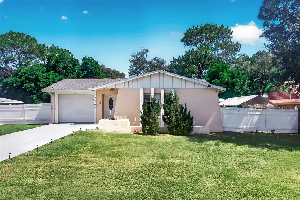 5579 W Pine Circle Crystal River FL 34429