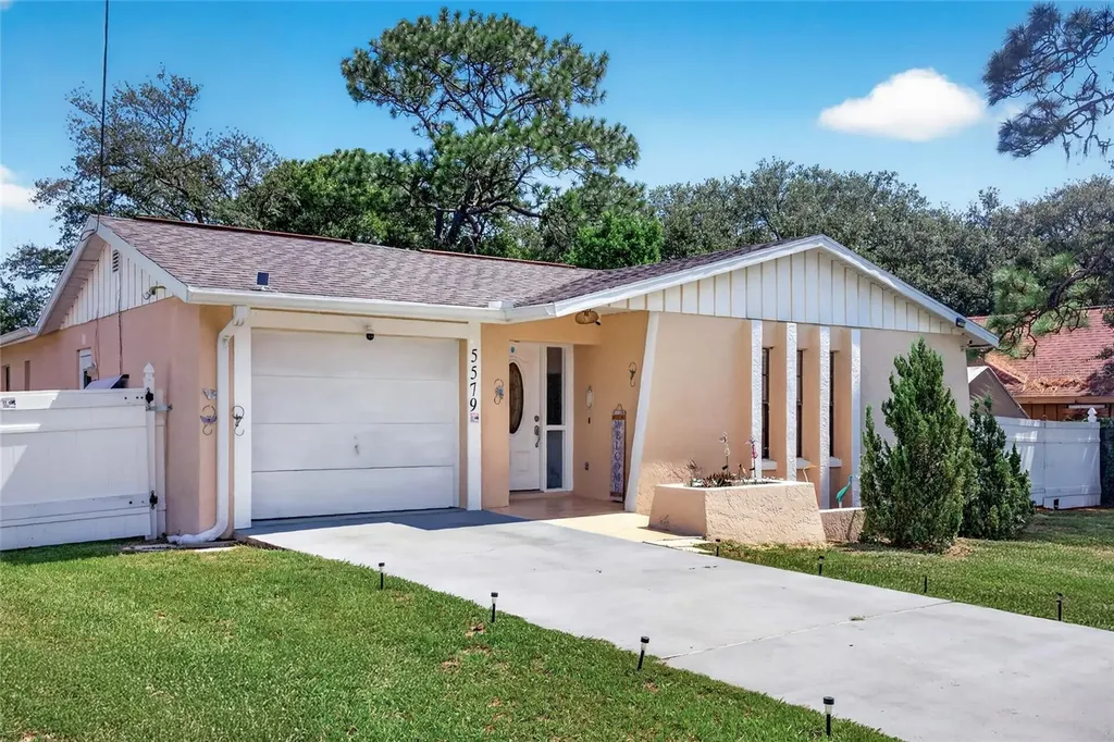 5579 W Pine Circle Crystal River FL 34429